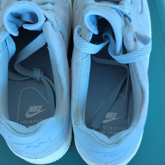 Nike Air Force 1 Low Sage Womens size 6 - Picture 6 of 9